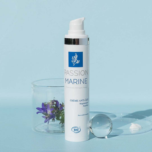 Crème Anti-Âge Régénération Suprême : L'Excellence des Actifs Marins pour une Peau Jeune et Éclatante