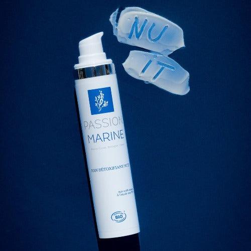 Crème détoxifiante nuit aux actifs marins, eau rose et peptides d'avocat
                  class=