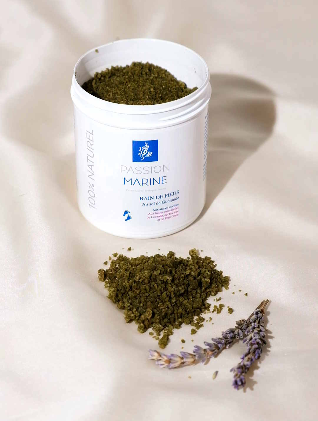 Bain de pied au sel de Guérande aux algues marines et aux huiles essentielles de petit grain, de lavande et de tea tree - 200g